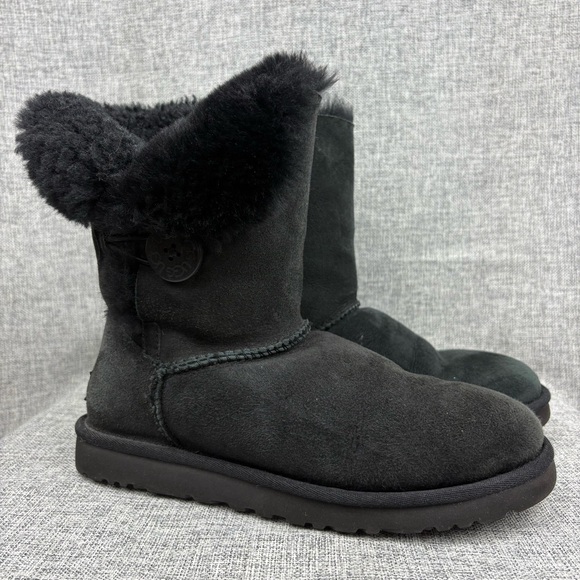 UGG Australia Bailey Button Black High‎ Top Sheepskin Boot Size 8 Ugg Boots Boho